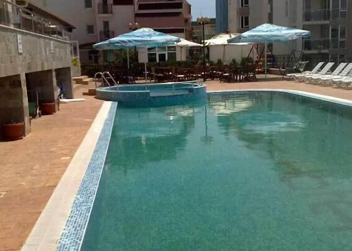 Tropics Отель 3*