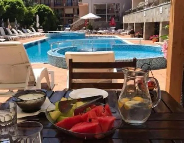 Tropics Szálloda 3*