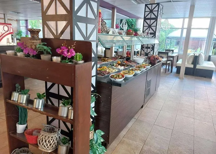 Tropics Szálloda 3*